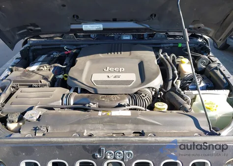 2016 Jeep Wrangler Unlimited Sahara z USA, uszkodzony, nr VIN 1C4BJWEG0GL194035